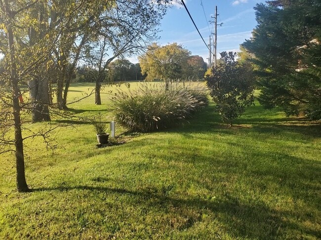 Building Photo - Remodeled 3BR/2.5BA in Nashboro Golf Club