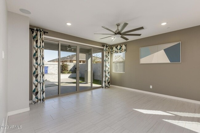 Building Photo - 15292 W Linden St