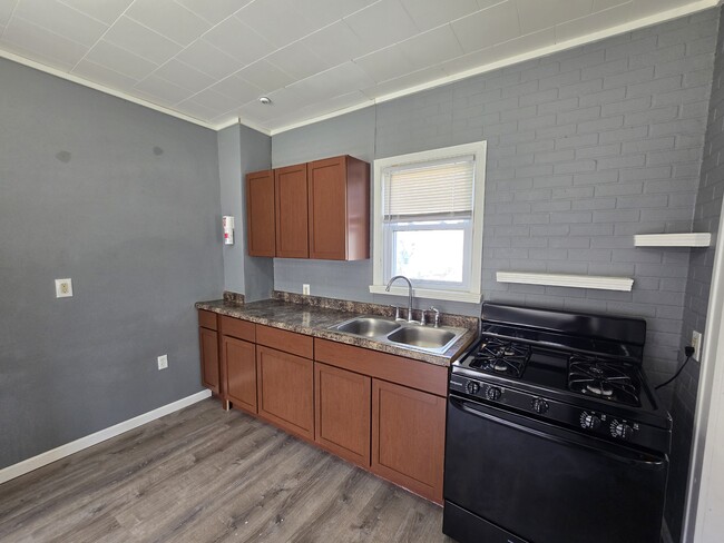 Building Photo - 1148 Columbia St