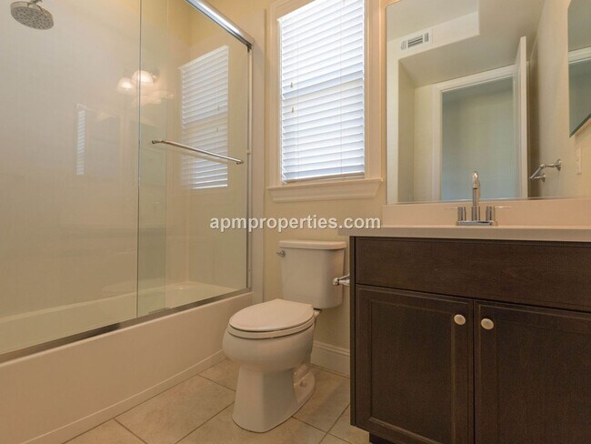 Building Photo - Desirable 4 Bedrooms + Bonus, 4.5 Baths, Gale Ranch in San Ramon!