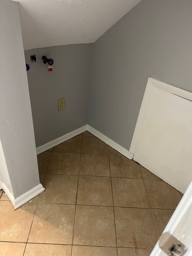 Building Photo - 3733 S Ohio Ave