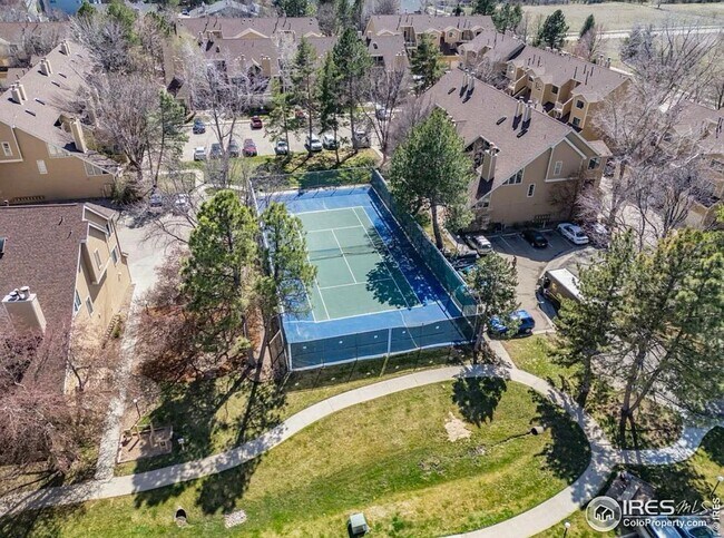Building Photo - Updated Top-Floor Condo in Boulder’s Powde...