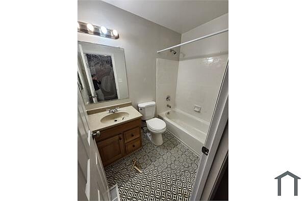 Building Photo - 4 Black Oak Ct