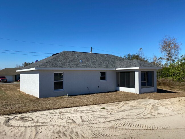 Building Photo - Desirable SW Ocala Neighborhood 3/2/2 *WON'T LAST*