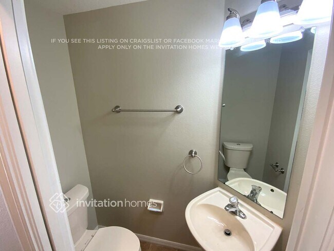 Building Photo - 2235 Roanoke Springs Dr