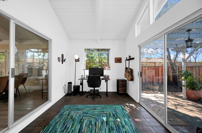 Building Photo - 55 Normandy Ln