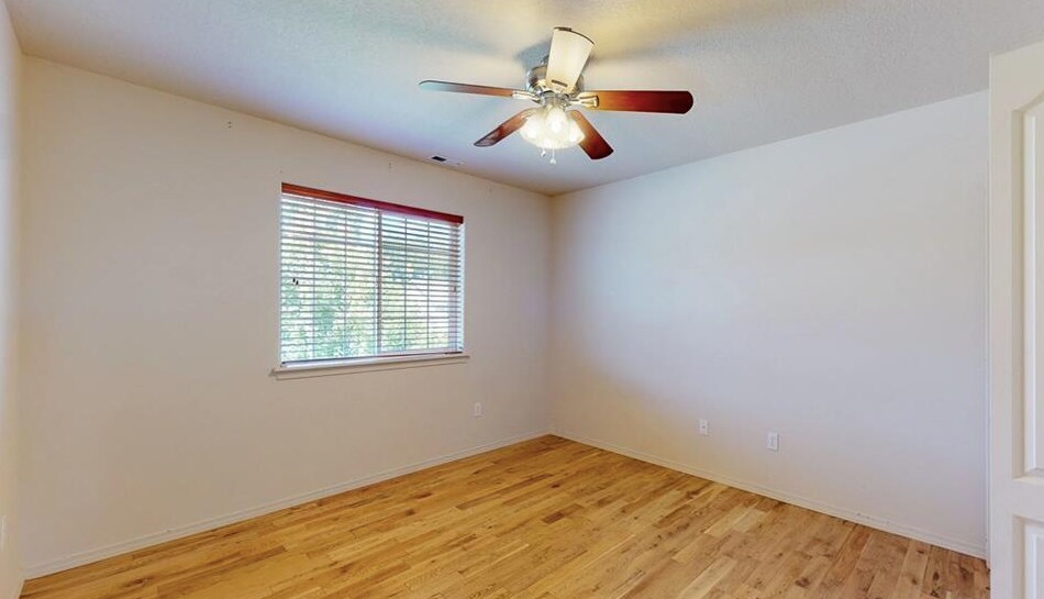 Building Photo - 301 S Quay St