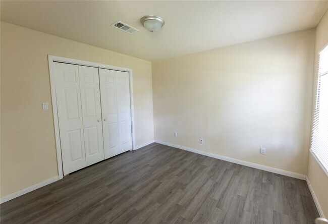 Building Photo - 4942 Bataan Rd