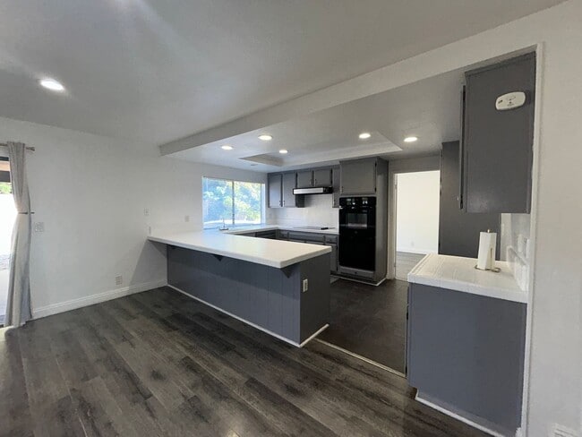 Building Photo - Spacious 4 Bed, 3 Bath for Rent - Westminster