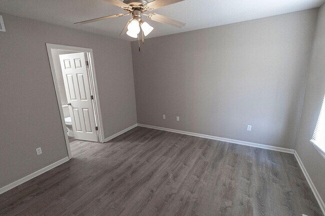 Building Photo - 4001 Snowy Owl Dr