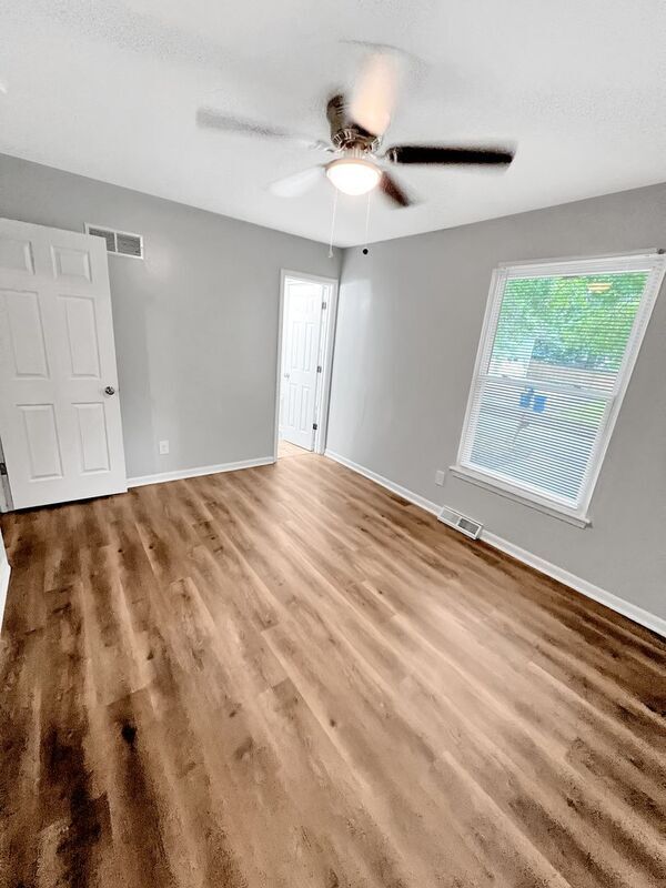 Building Photo - 1303 Michele Dr