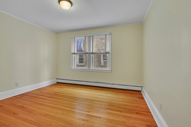 Building Photo - 40 Robin Rd