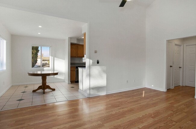 Building Photo - 5450- 5452 Linden Avenue