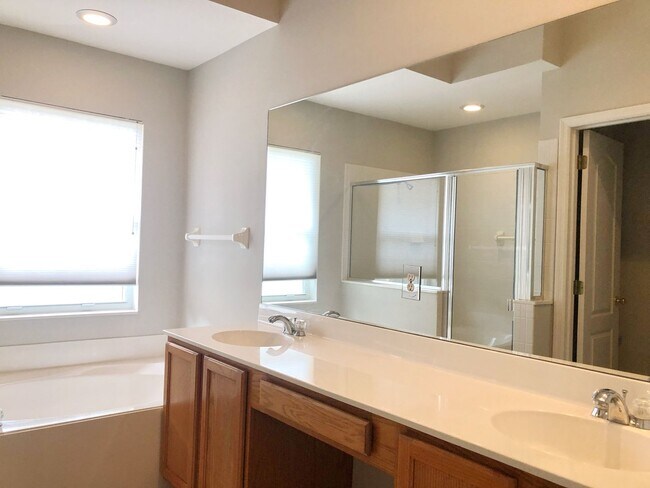 Building Photo - GREAT OVIEDO HOME WITH SOUGHT AFTER SCHOOLS