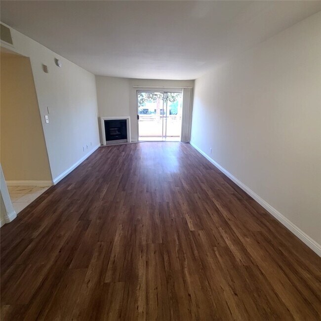 Building Photo - 5060 Kester Ave