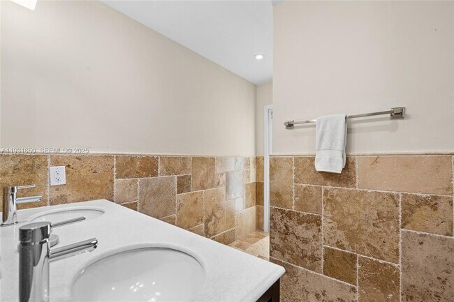 Building Photo - 7360 SW 115th St