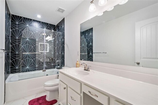 Building Photo - 2121 Harmony Dr