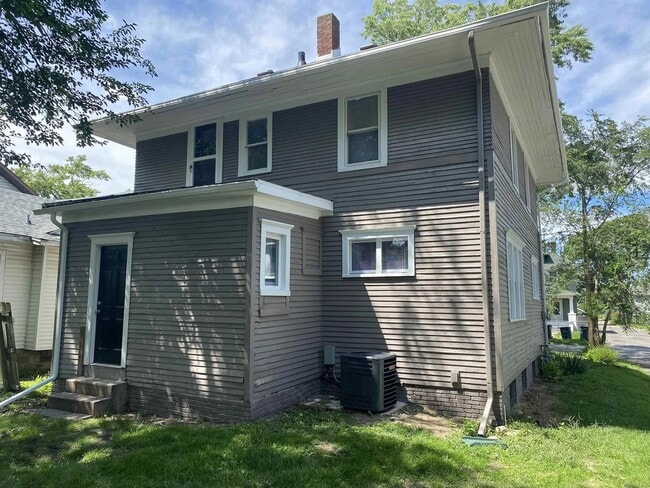 Building Photo - 318 Haney Ave