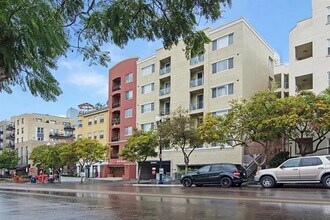 Building Photo - *** MOVE IN SPECIAL 1/2 OFF FIRST MONTH'S RENT *** 1 Bed Unit in Little Italy - Porto Siena - Par...