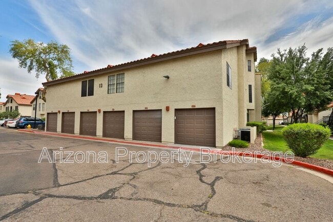 Building Photo - 2333 E Southern Ave
