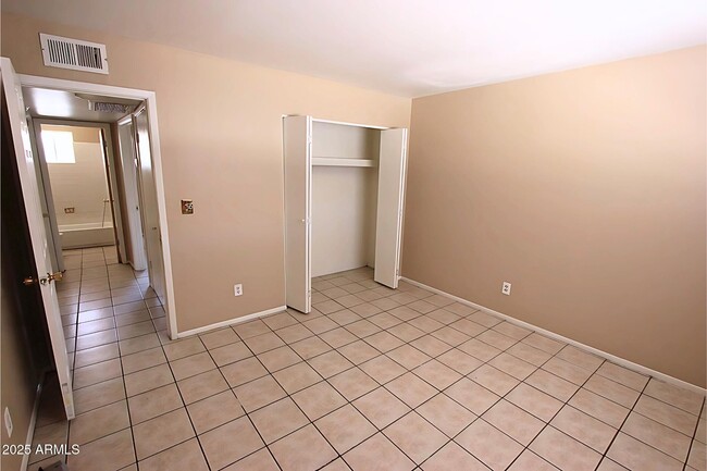 Building Photo - 430 N Hall