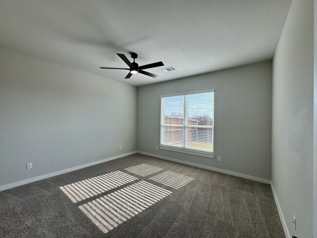 Building Photo - 3842-3844 Clovis St.