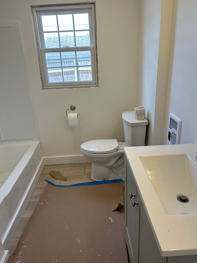 Building Photo - Merriwood Condo-9B