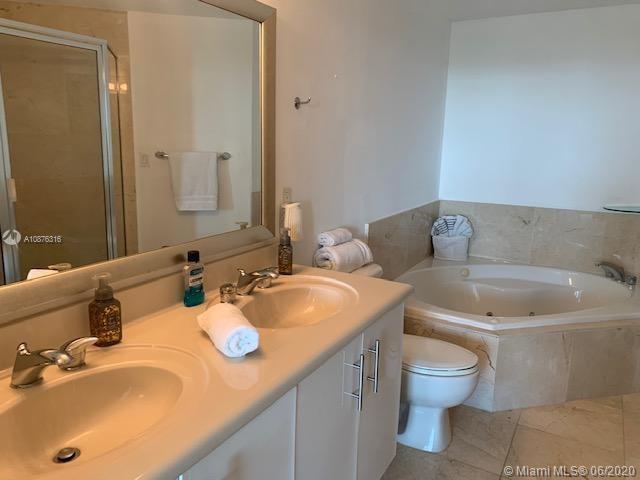 Building Photo - 7900 Harbor Island Dr