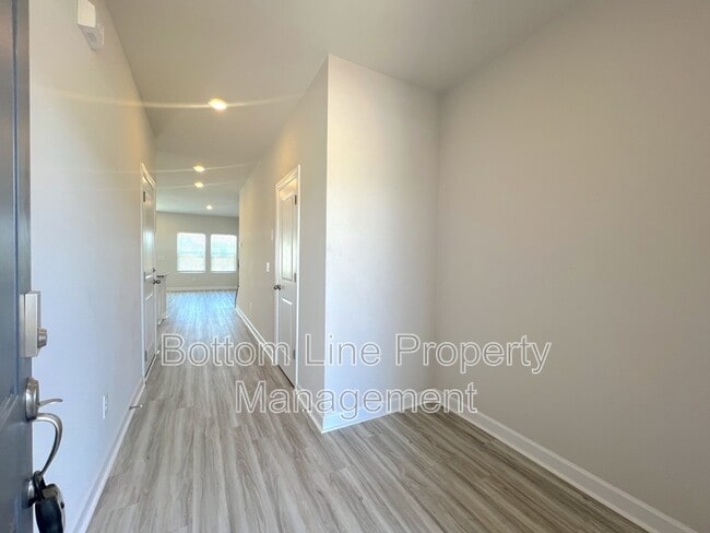 Building Photo - 1816 Braemar Vlg Dr