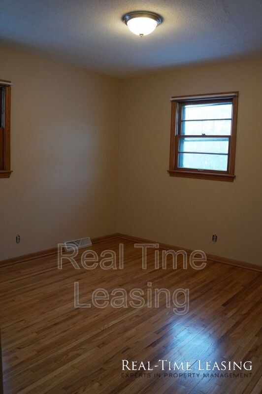 Building Photo - 311 W 74th St