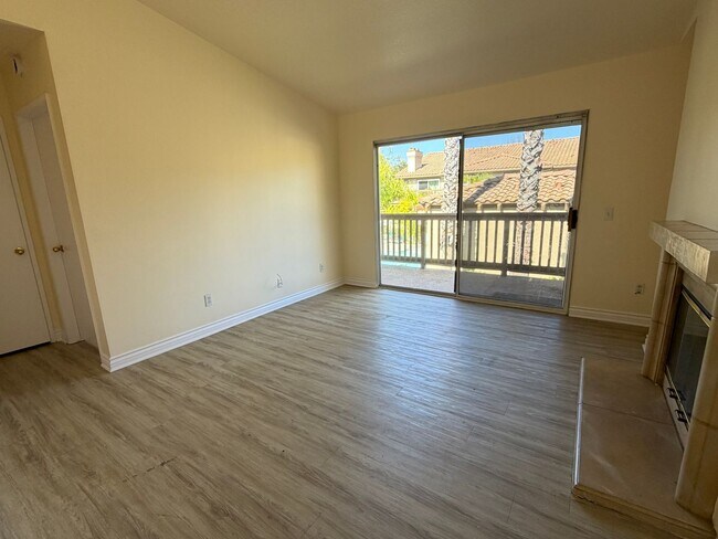Building Photo - BEAUTIFULLY REFRESHED UPPER-LEVEL CONDO WITH GARAGE & RESORT-STYLE AMENITIES