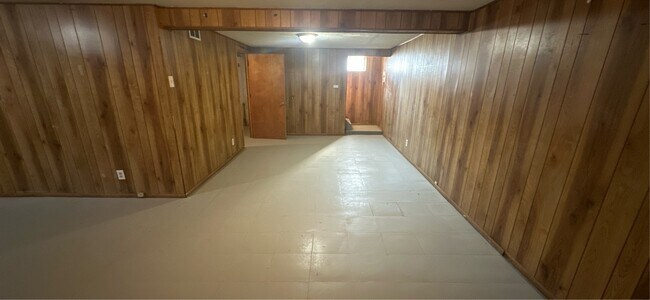 Building Photo - 10748 Spring Garden Dr