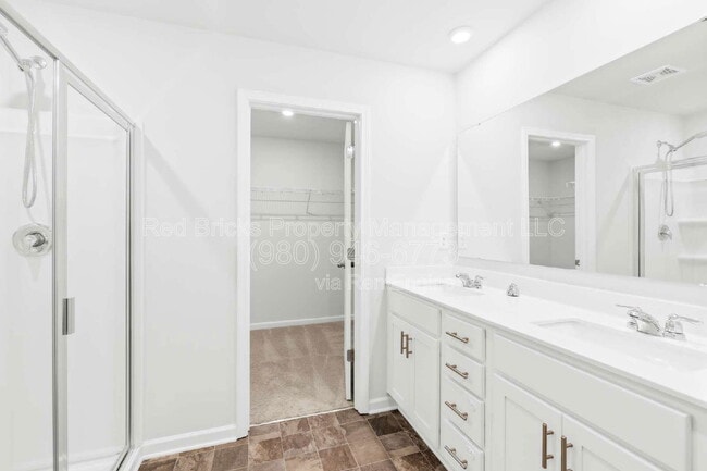 Building Photo - 2128 Blue Sky Mdws Dr