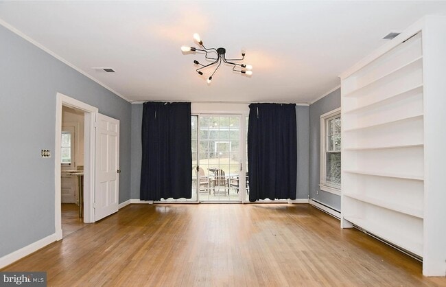 Building Photo - 4509 Ellicott St NW