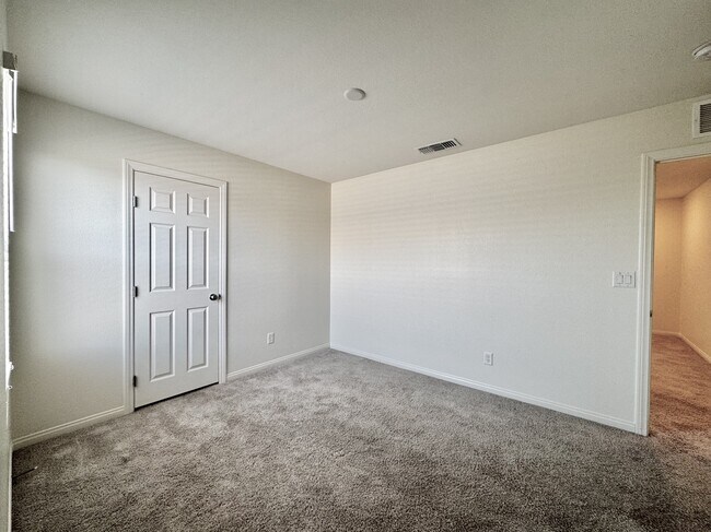 Building Photo - 4258 Tarim St