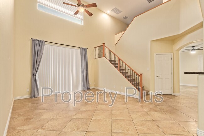 Building Photo - 8355 W Molly Ln