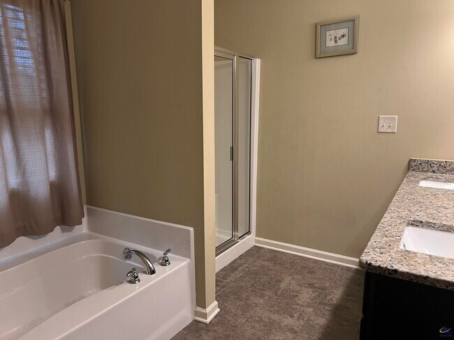 Building Photo - 204 Dog Fennel Ln