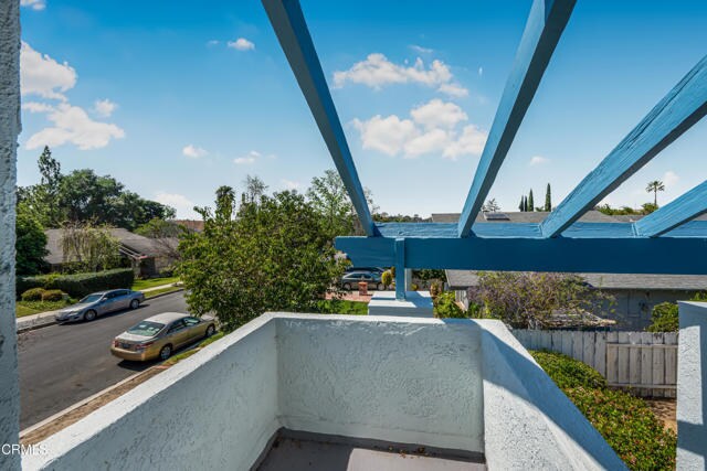 Building Photo - 327 Bethany St