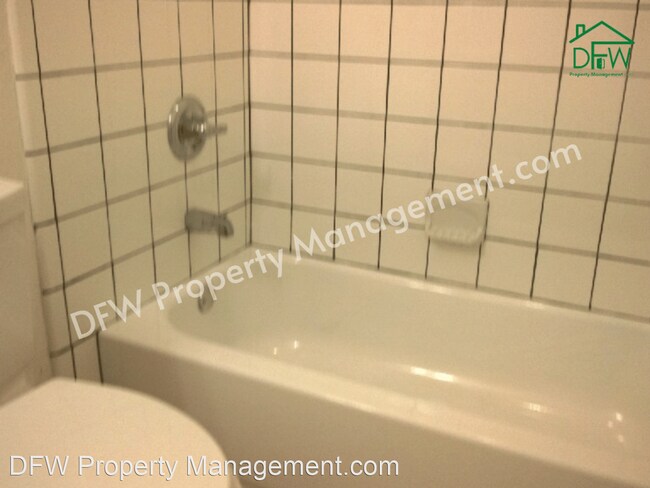 Building Photo - 2 br, 1.5 bath Apartment - Walnut Apartmen...