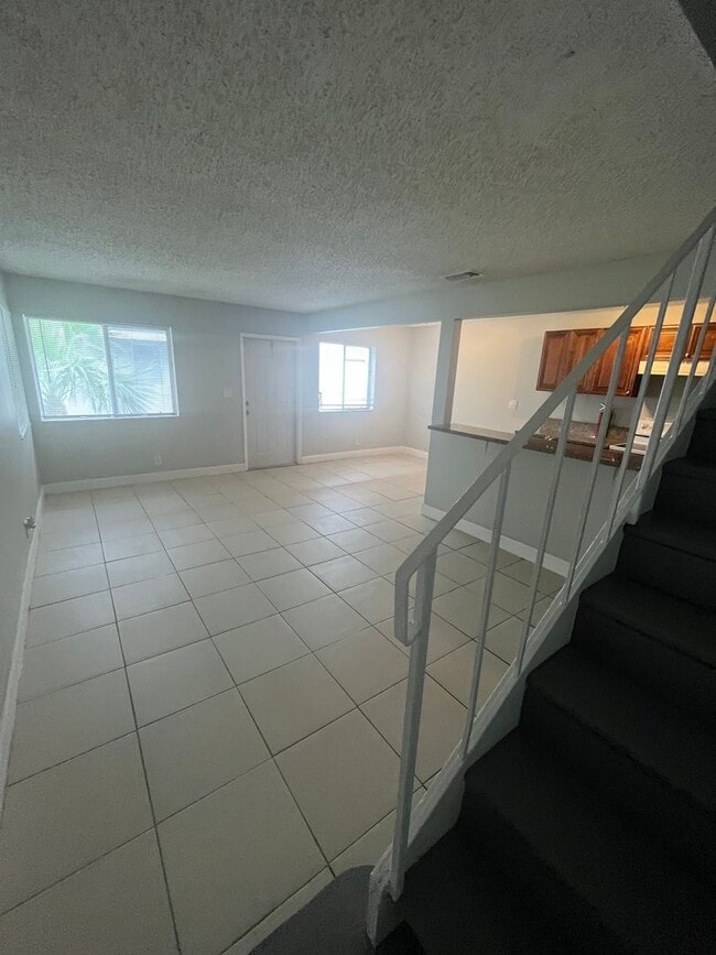 Building Photo - 2 br, 1 bath House - 800 W TIFFANY DRIVE #3