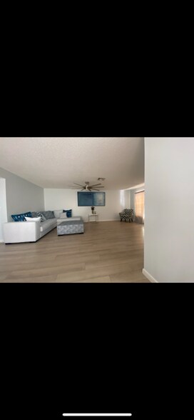 Building Photo - 1771 W Royal Tern Ln