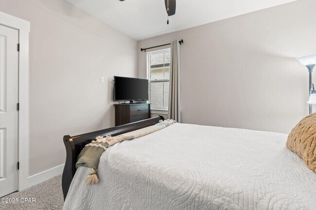 Building Photo - 4419 Conifer Ln