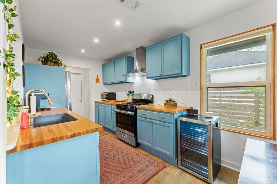 Building Photo - 4901 Howden Cir