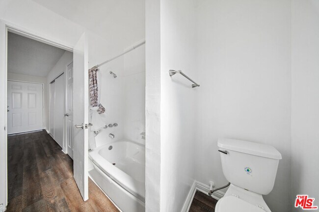 Building Photo - 8924 Van Nuys Blvd