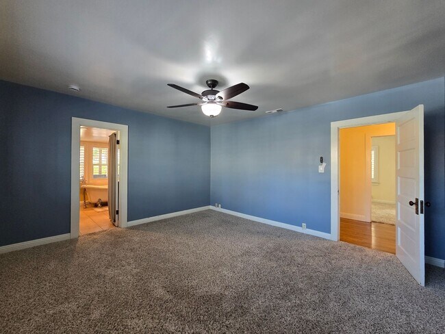 Building Photo - Updated Wood Streets home for Rent