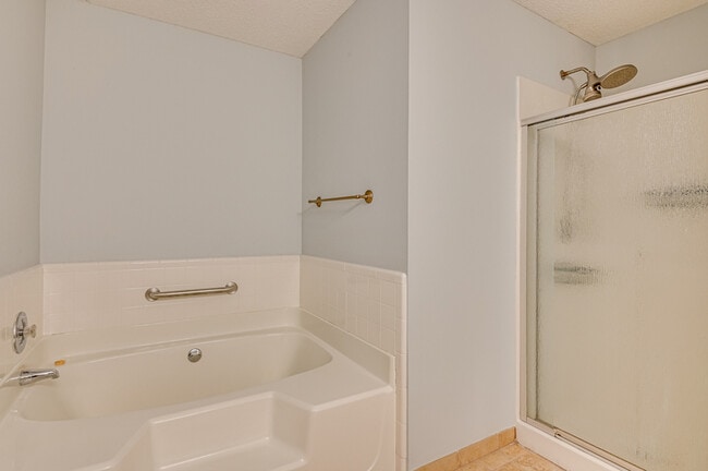 Building Photo - 3882 Villa Ln