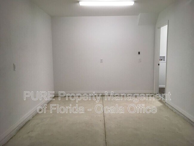 Building Photo - 2581 W Castania Dr