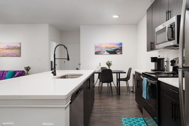 Building Photo - 5842 Leisure Ln