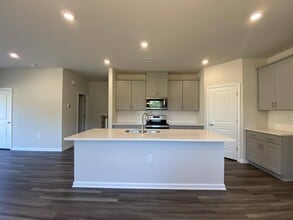 Building Photo - 908 Clearhaven Ln