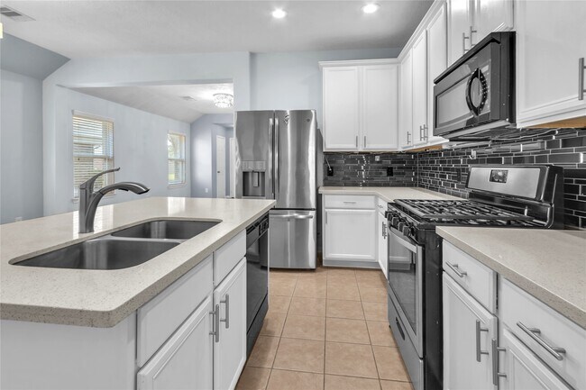 Building Photo - 10939 Clearsable Ln